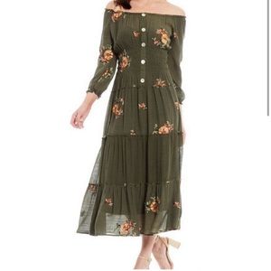 Fig and Flower Medium Green Maxi Dress tiered, no slip